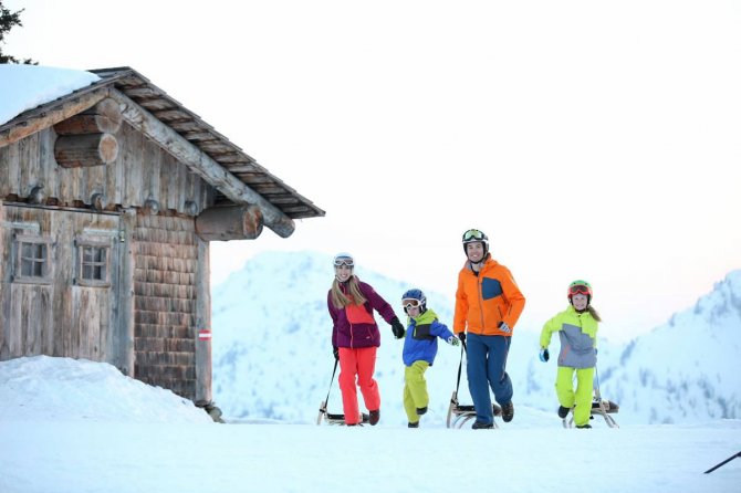 Lustiger Rodelspaß bei Tag und bei Nacht © Planai-Hochwurzen-Bahnen GmbH